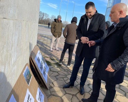 Кой (у)плаши с втория гребен канал, който изглежда твърде далеч в бъдещето?