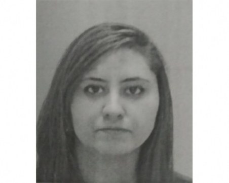 Откриха жената, наръгала с нож 13-годишната си сестра