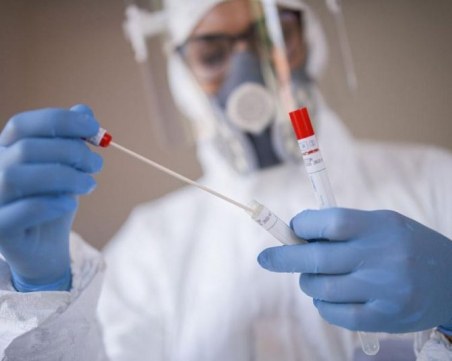 САЩ поръчаха още 100 млн. тестове за COVID-19, които ще се раздават безплатно