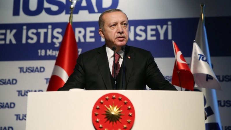 Турският президент Реджеп Ердоган заплаши турските медии с репресии, ако