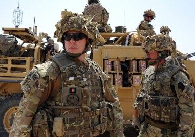 Великобритания обмисля да удвои военните си сили в Източна Европа