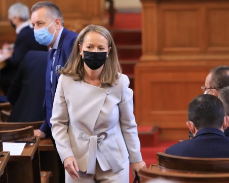 Дани Каназирева и спортният министър в спор – кой е некомпетентен и 