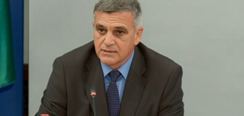 Министърът на отбраната Стефан Янев говори пред bTV за конфликта