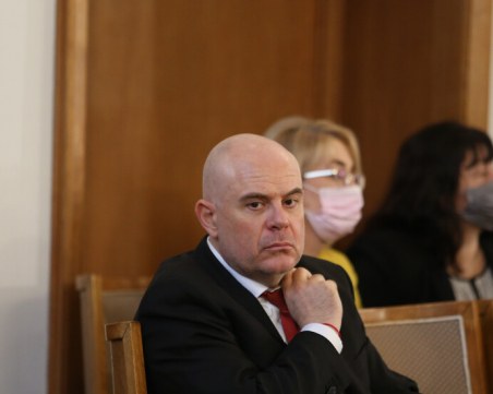 КПКОНПИ започва проверка на главния прокурор