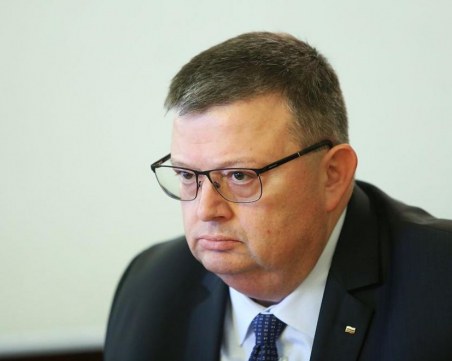 Законопроектът на Цацаров за КПКОНПИ е изпратен в Антикорупционната комисия към Парламента