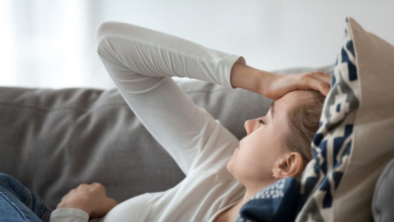 Какво ни мъчи - хормонално главоболие или менструална мигрена?