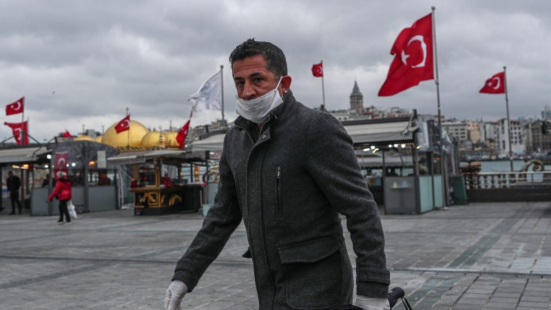 Турция регистрира почти 100 хиляди новозаразени за денонощие