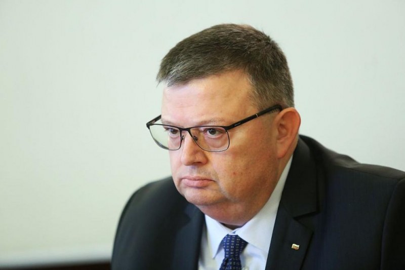 Законопроектът на Цацаров за КПКОНПИ е изпратен в Антикорупционната комисия към Парламента