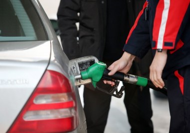 Цената на горивата в България продължава да се покачва и