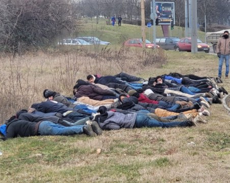 Хванаха над 60 нелегални мигранти в Бургас