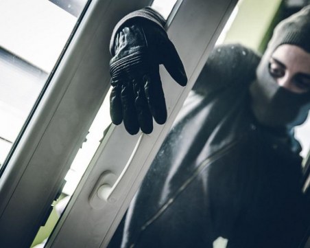 Петима апаши попаднаха в ареста, извършили обири в Пловдив и областта