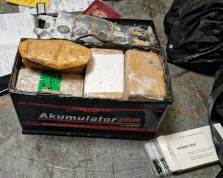 Задържаха 5,7 кг хероин на 