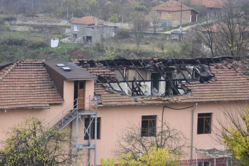 Разследват смъртта на един от спасените от пожара в дом за възрастни в Рояк