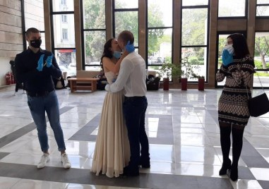 Бум на желаещи да сключат граждански брак в Пловдив в