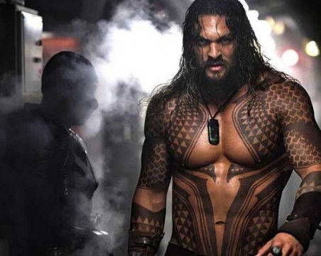 Джейсън Момоа ще замени Скалата в поредицата 