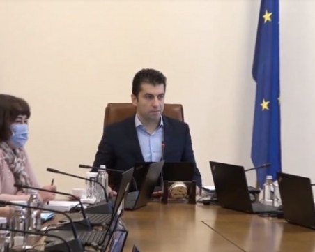 Кирил Петков: Ще проверим дали общините, които имат проблеми с плащането на тока, изразходват прозрачно бюджетите си