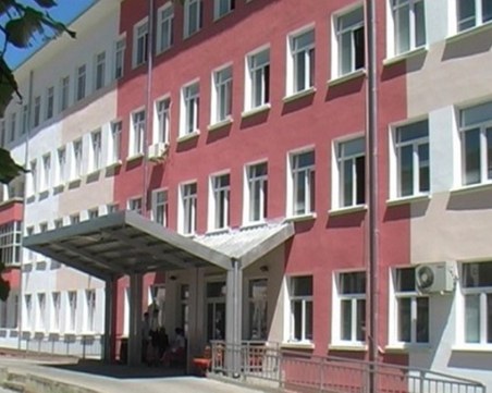 Момченцето на починалата жена от Враца остава при баба си и леля си