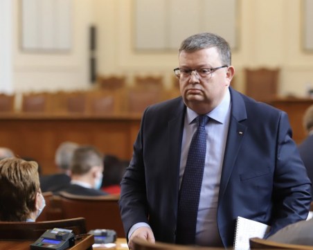 НС прие оставката на Цацаров, ГЕРБ бойкотира гласуването