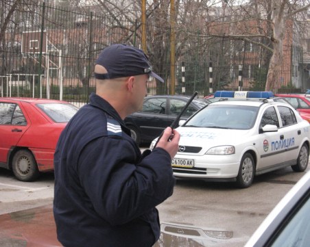Тийнейджър се опита да финтира полицията в Пловдив, хванаха го зад волана на 