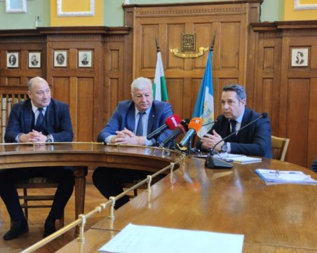 Вдигат Синя зона, билета за градския транспорт и почти всички такси в Пловдив