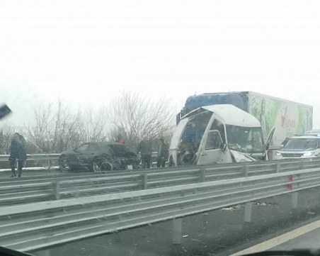 Жестока катастрофа край Чирпан затвори магистрала 
