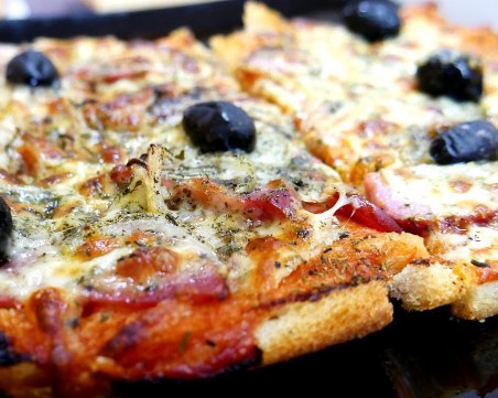 Не изхвърляйте стария хляб! Превърнете го във вкусна пица