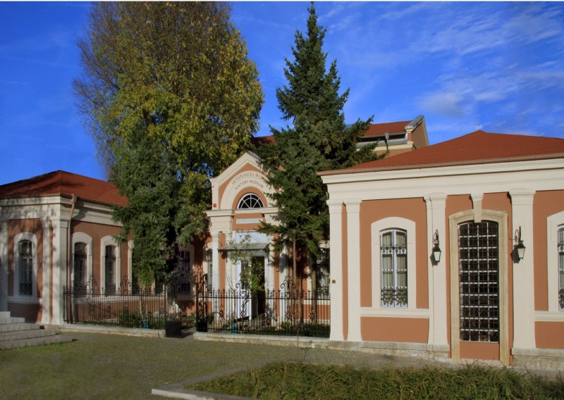 Историческият музей се сдоби с ценни маси, ползвани от първия управител на Източна Румелия