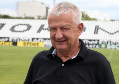 Босът на Локомотив Пловдив Христо Крушарски коментира в типичния си
