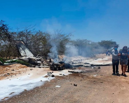 Самолет се разби над платото Наска в Перу, има загинали