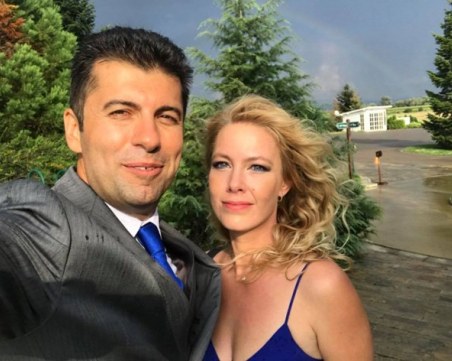Съпругата на Кирил Петков се бори за българско гражданство
