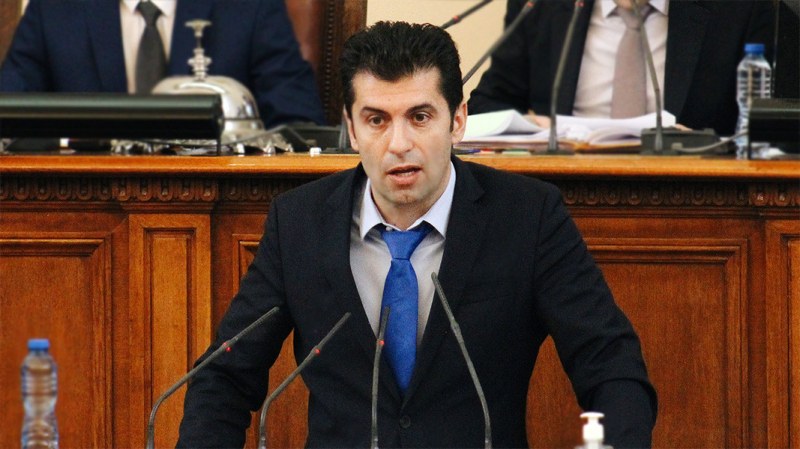 Петков и Дончев в спор в парламента заради Плана за възстановяване