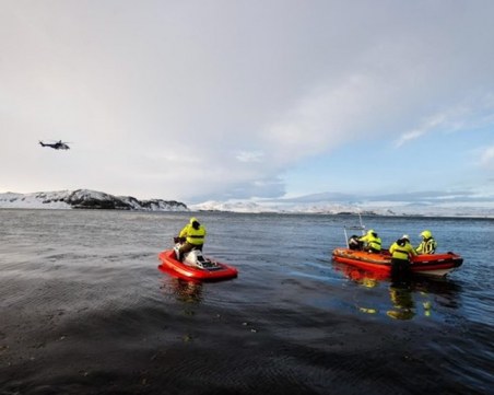 Изчезнал туристически самолет беше открит на дъното на езеро в Исландия