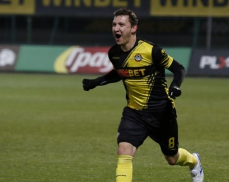 Тодор Неделев е със симптоми на COVID, пропуска мача със Септември София