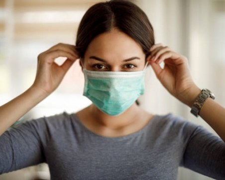 Учени откриха плюс на пандемията: Предпазната маска разкрасява