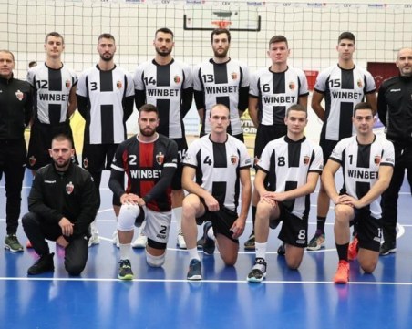 Волейболният Локомотив загуби край Дунава