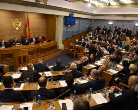 Вот на недоверие свали правителството в Черна гора