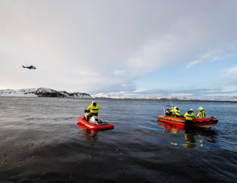 Властите в Исландия откриха малък самолет на дъното на езеро,