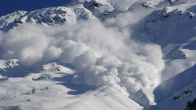 Осем души загинаха при три лавини в Австрия от вчера