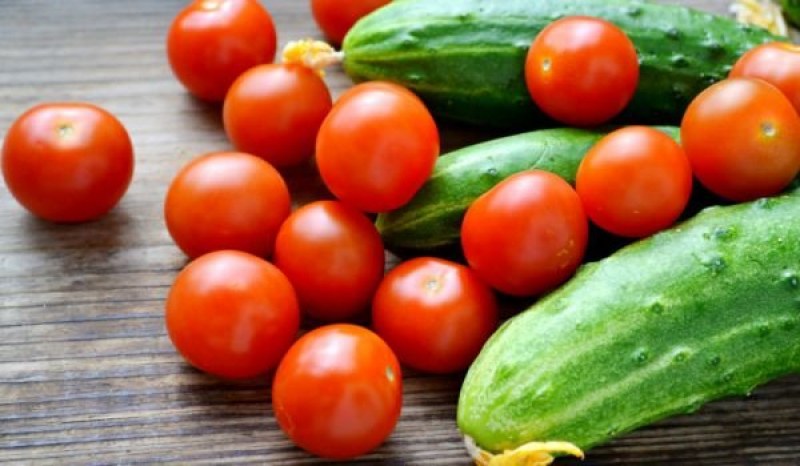 Земеделец от Пловдивско: Няма как да продаваме домати и краставици на по-малко от 5 лева цена на едро