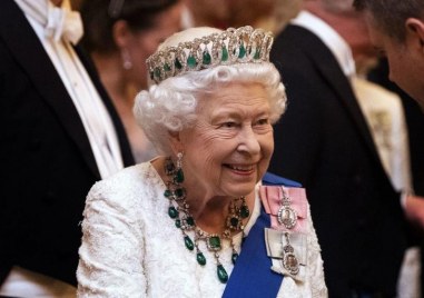 Кралица Елизабет II е първият британски монарх който отбелязва платинен
