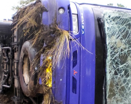 Автобус с 39 пътници се преобърна в Турция