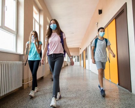 Голяма част от учениците у нас започват втория срок от вкъщи