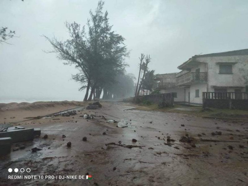 Най-малко шест са жертвите на циклона Бацирай, който през миналата