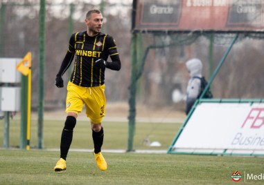 Лъчезар Балтанов се завърна в Ботев Пловдив Опитният полузащитник подписа