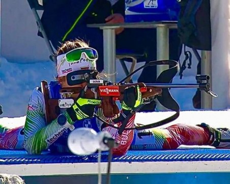 Биатлонистките ни завършиха извън топ 40 на 15 км.