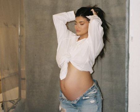 Кайли Дженър стана майка на момченце