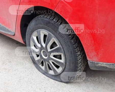 Шест коли осъмнаха със срязани гуми в 