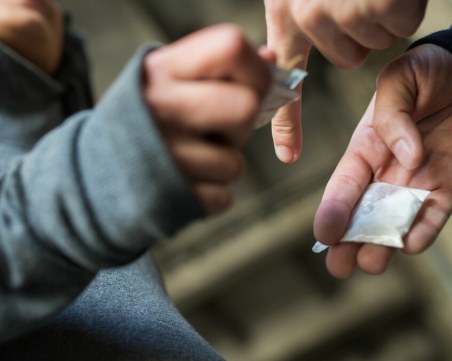 Арестуваха двама наркодилъри в Пловдив! Обискирани са четири адреса