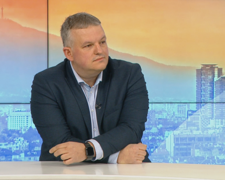 Председателят на здравната комисия: Отпадането на зеления сертификат е на дневен ред за управляващите,