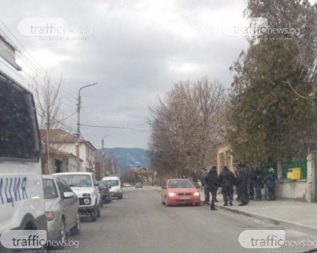 Въоръжен мъж обра пощата в Катуница